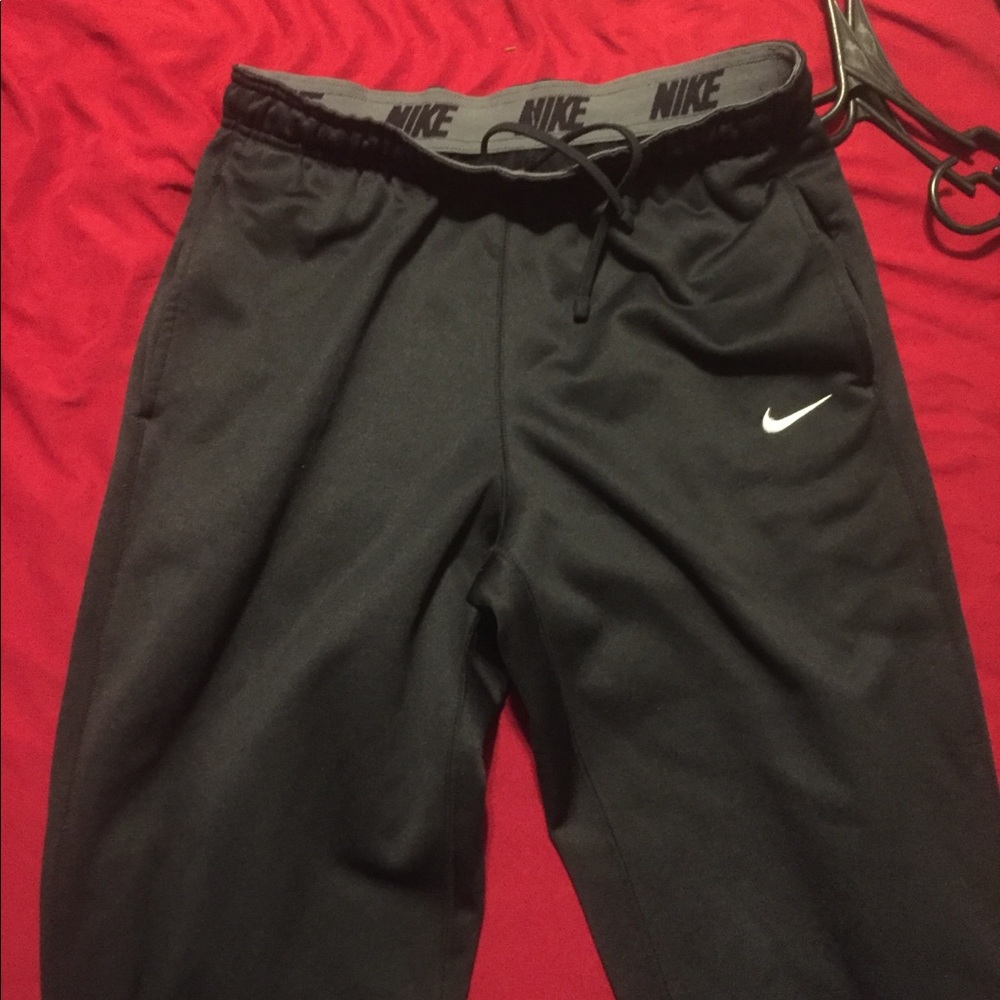 Nike ☑️ Therma-fit sweat pants (black)